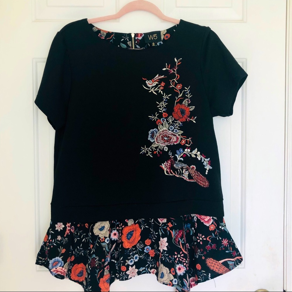 W5 short sleeve shirt with floral embroidery